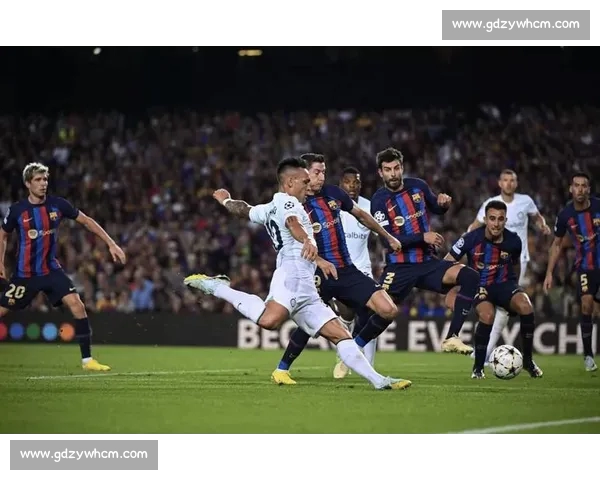 欧冠历史对决回顾：经典交锋与球队荣耀的荣耀之路